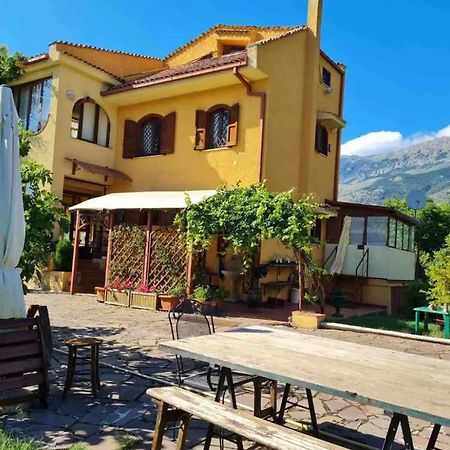 Villa Alberto 술모나 외부 사진