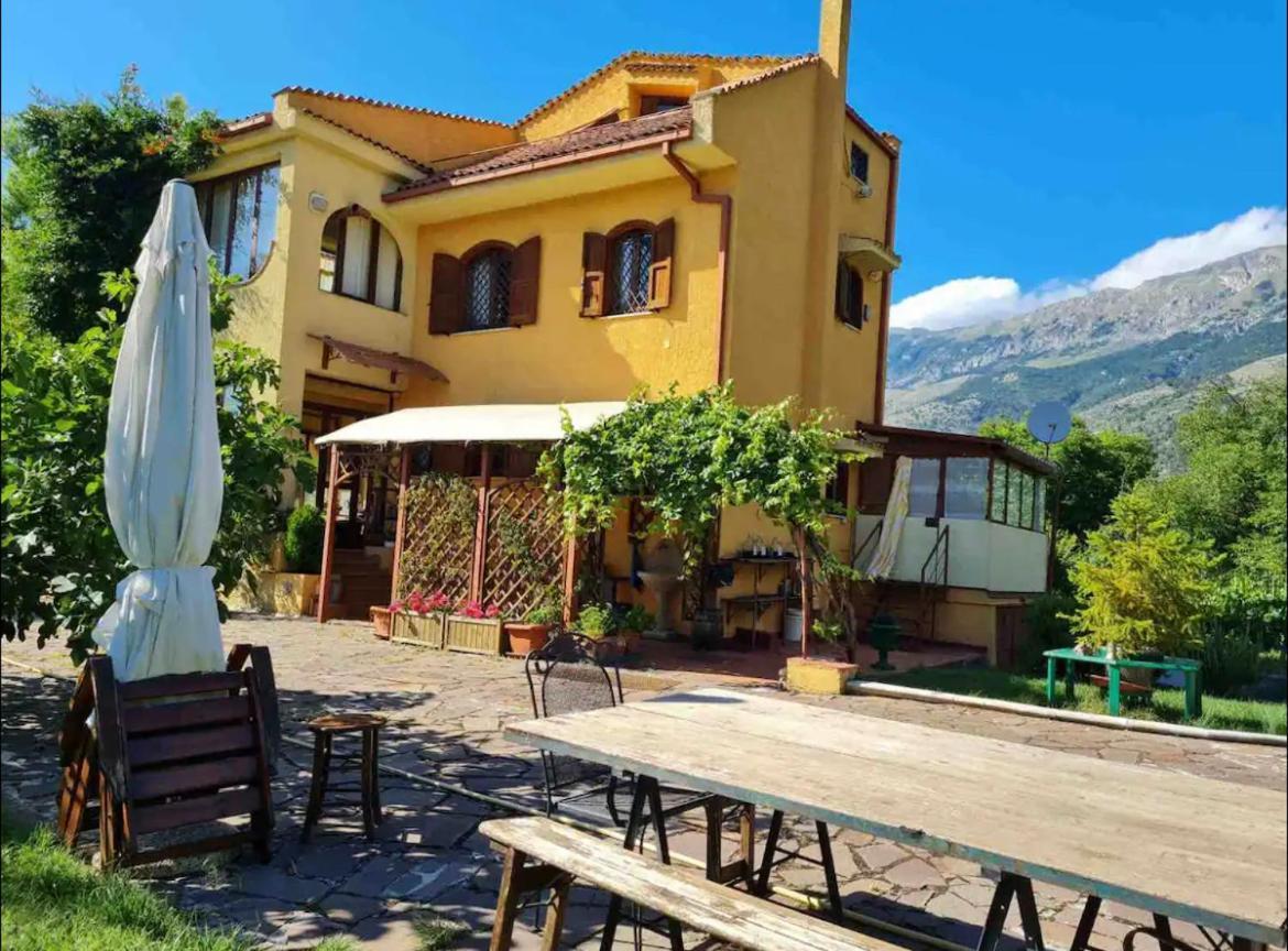 Villa Alberto 술모나 외부 사진